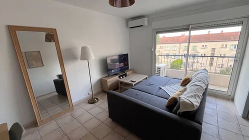 Private room at Avignon, 84000, image 1 of 8