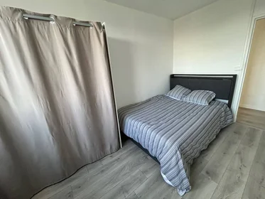 Stanza privata in Le mans, 72100, immagine 3 di 13