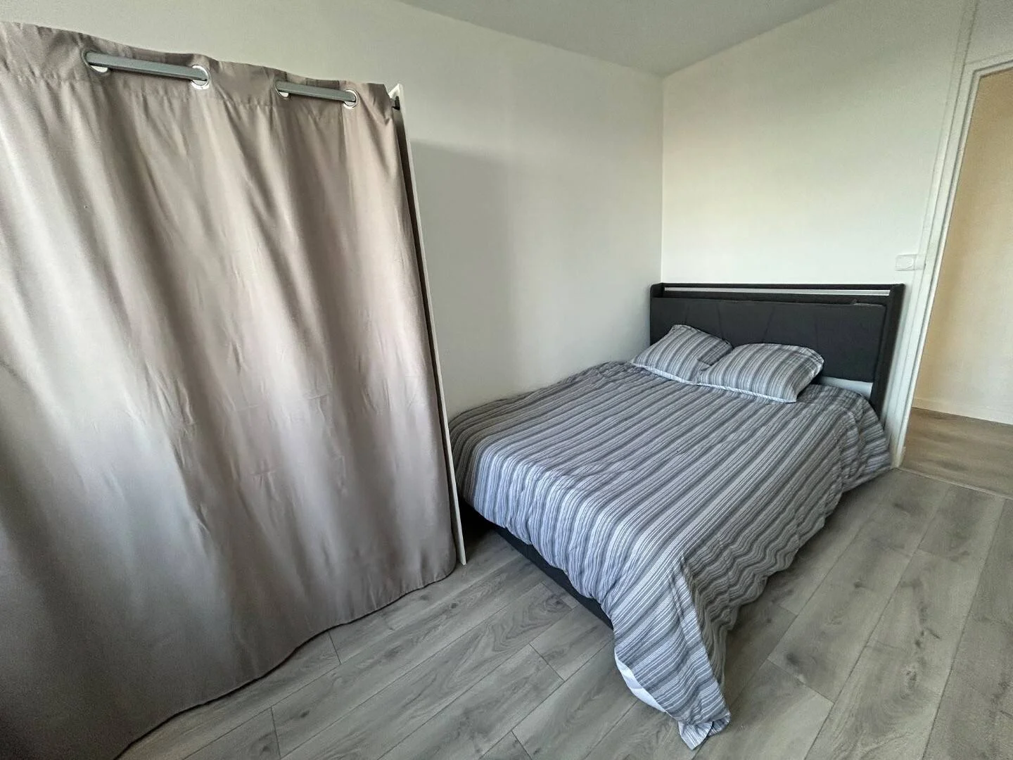 Economical student room with convenient location in 