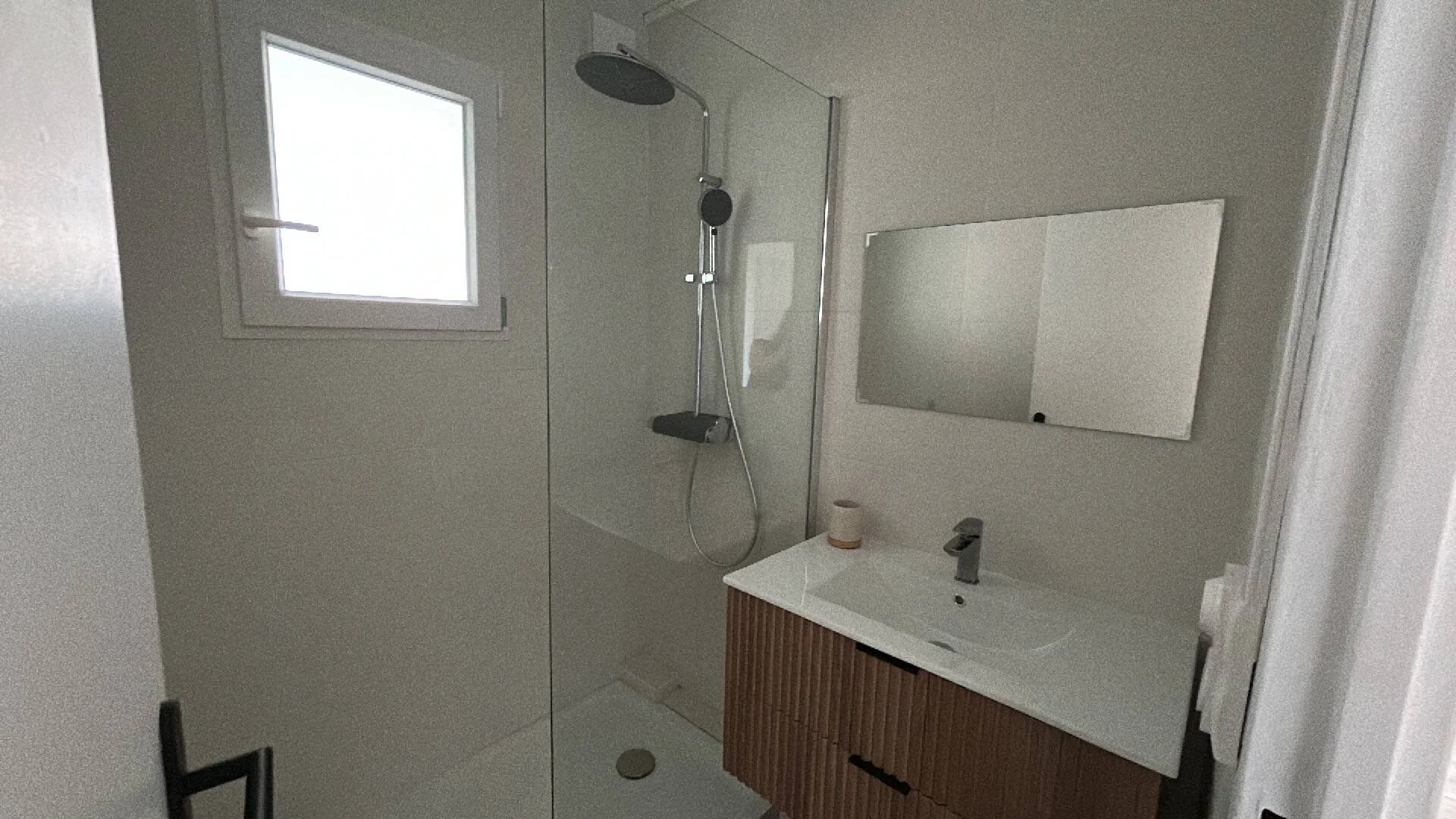 Comfortable and spacious student room in 