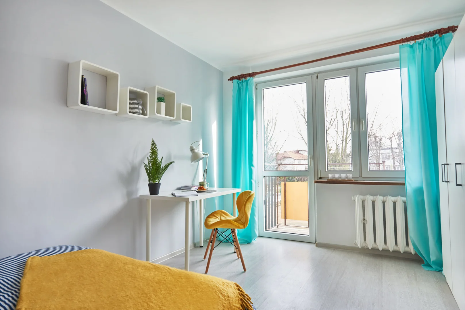 Comfortable and spacious student room in 