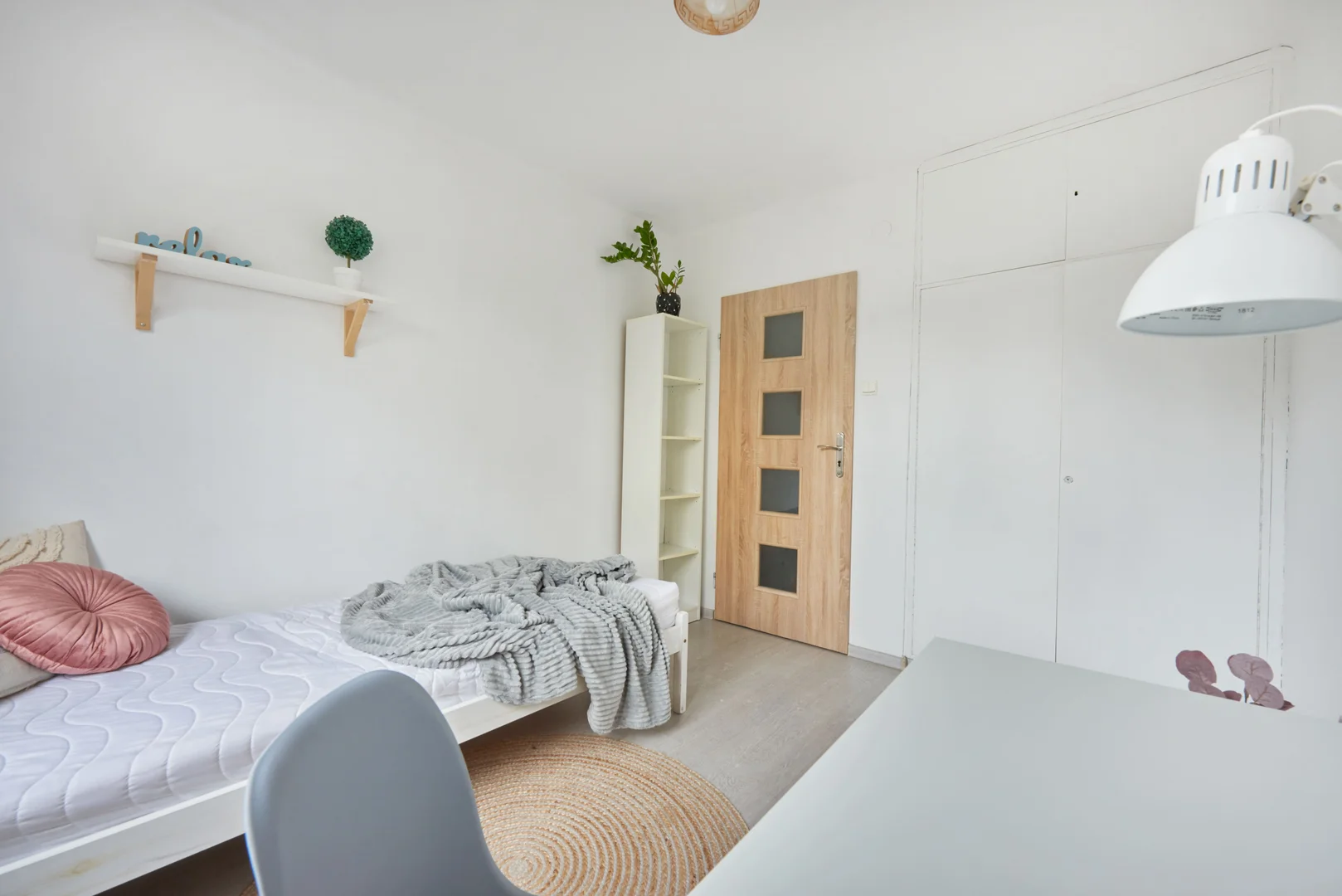 Student-friendly room in  with modern amenities