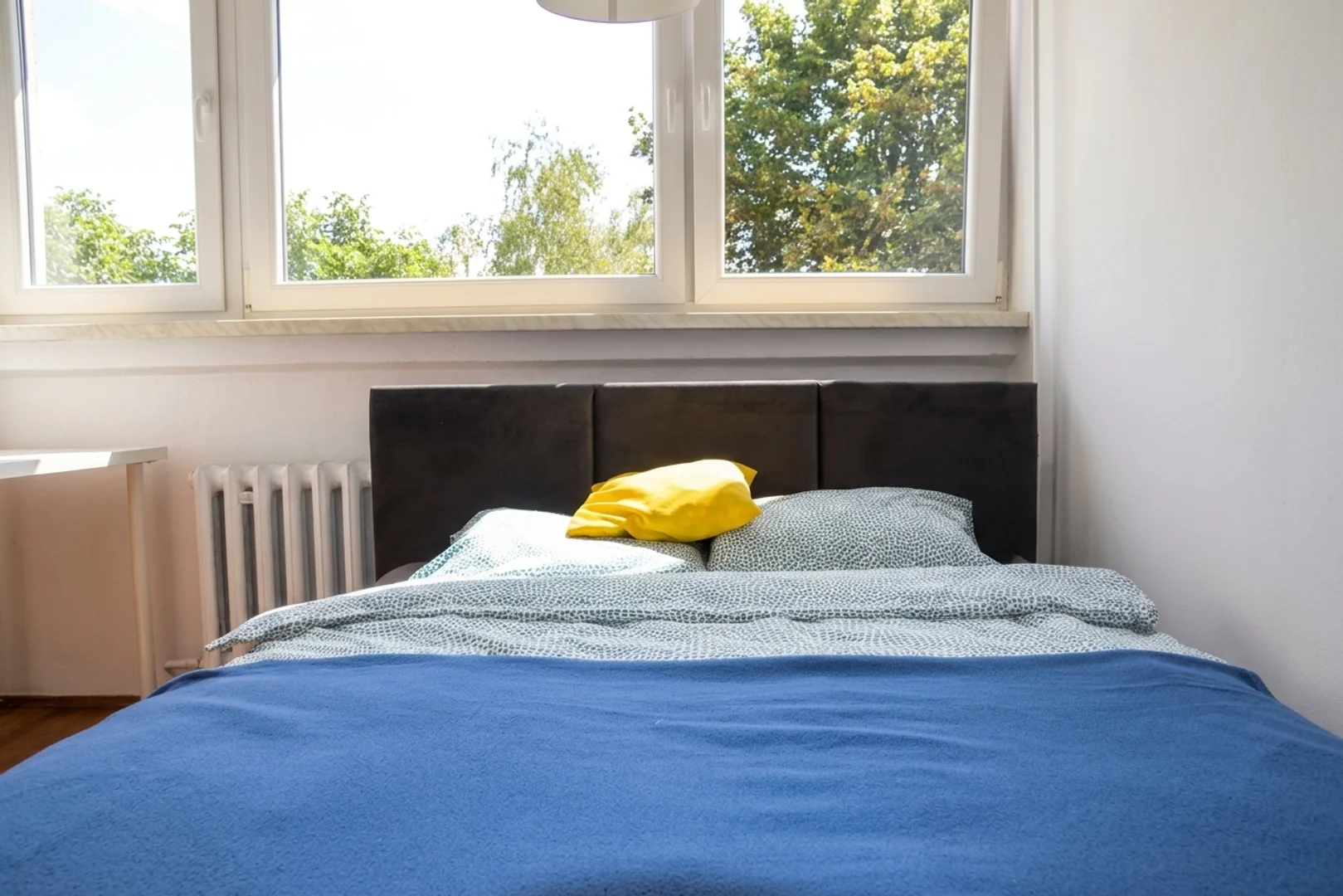 Chambre conviviale pour les étudiants dans  avec des équipements modernes