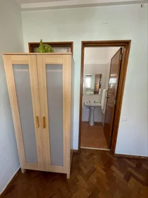 Quarto privado em Rua 9 de Abril, imagem 2 de 7