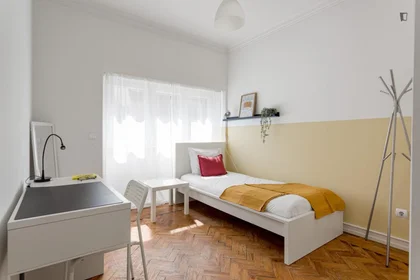 Quarto privado em Largo Manuel Emídio da Silva, imagem 1 de 10