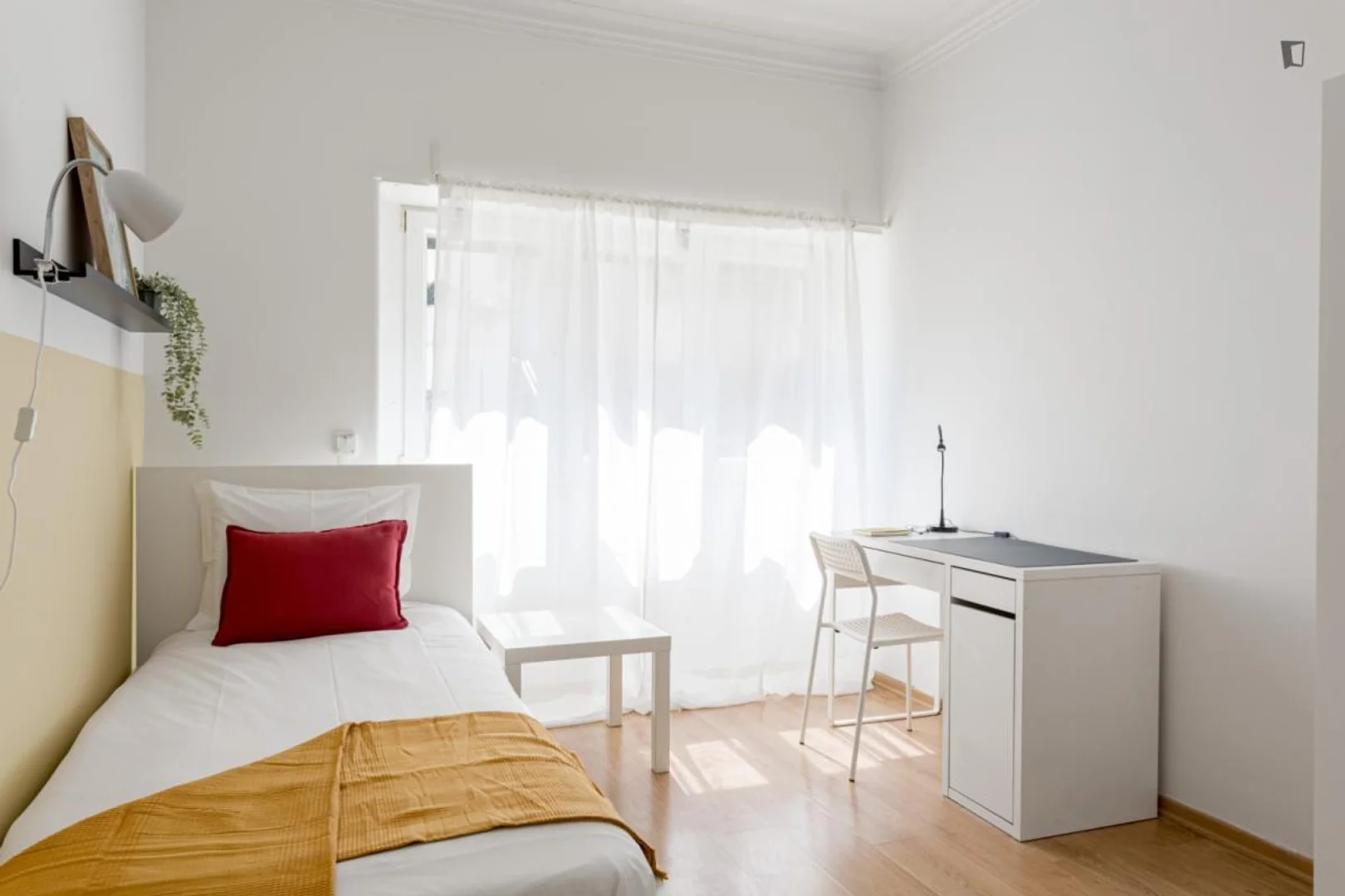 Habitación asequible para estudiantes con buena iluminación en 
