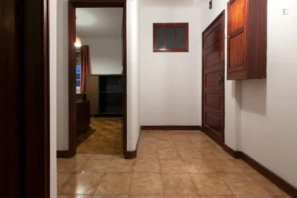Chambre partagée à Travessa da Bica Velha, image 17 de 32
