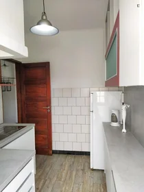 Chambre partagée à Travessa da Bica Velha, image 5 de 32