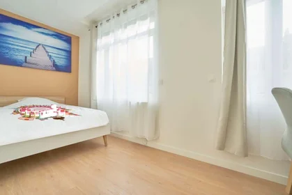 Habitación privada en 148 Rue Flament Reboux, 59130 Lambersart, France, imagen 2 de 28