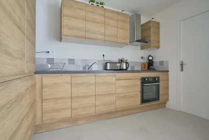 Habitación privada en 148 Rue Flament Reboux, 59130 Lambersart, France, imagen 21 de 28