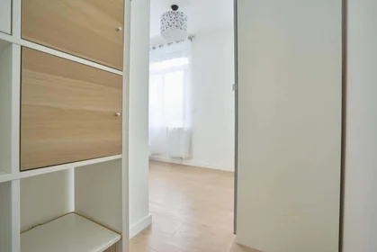 Habitación privada en 148 Rue Flament Reboux, 59130 Lambersart, France, imagen 8 de 28
