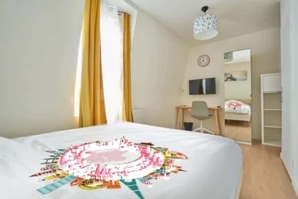 Habitación privada en 148 Rue Flament Reboux, 59130 Lambersart, France, imagen 3 de 25