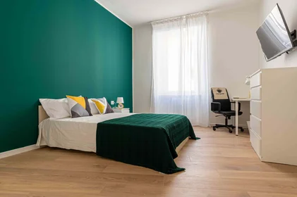 Habitación privada en Via Dante Di Nanni, 113, 10141 Torino TO, Italia, imagen 1 de 10