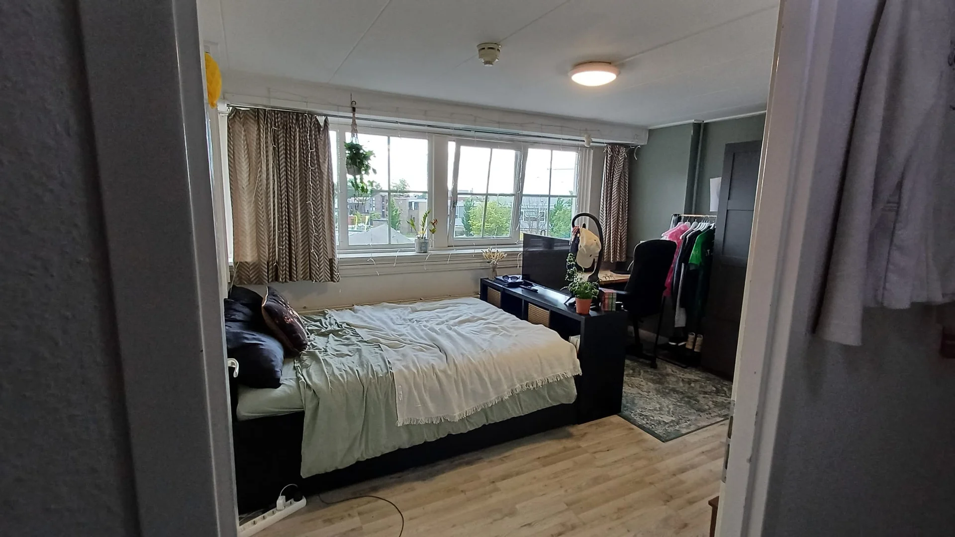 Habitación para estudiantes en  con área de estudio y facilidades compartidas