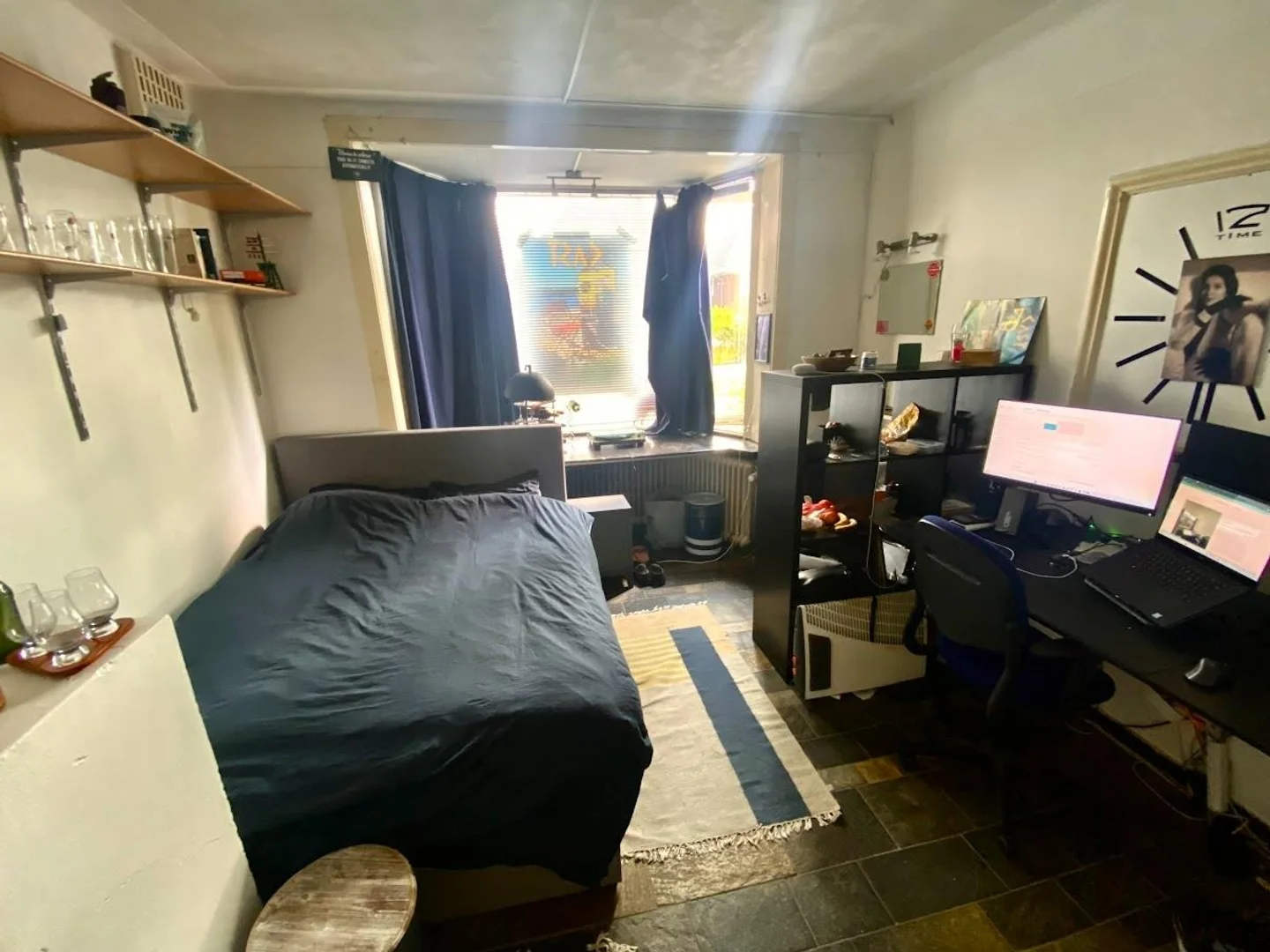 Bright and airy student room with easy university access in 