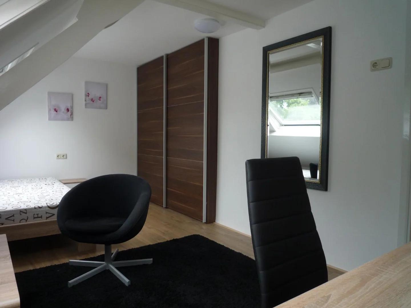 Habitación asequible para estudiantes con buena iluminación en 