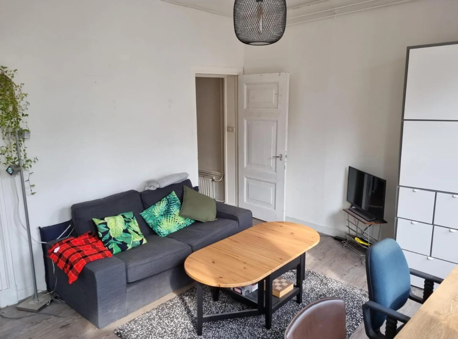 Chambre conviviale pour les étudiants dans  avec des équipements modernes