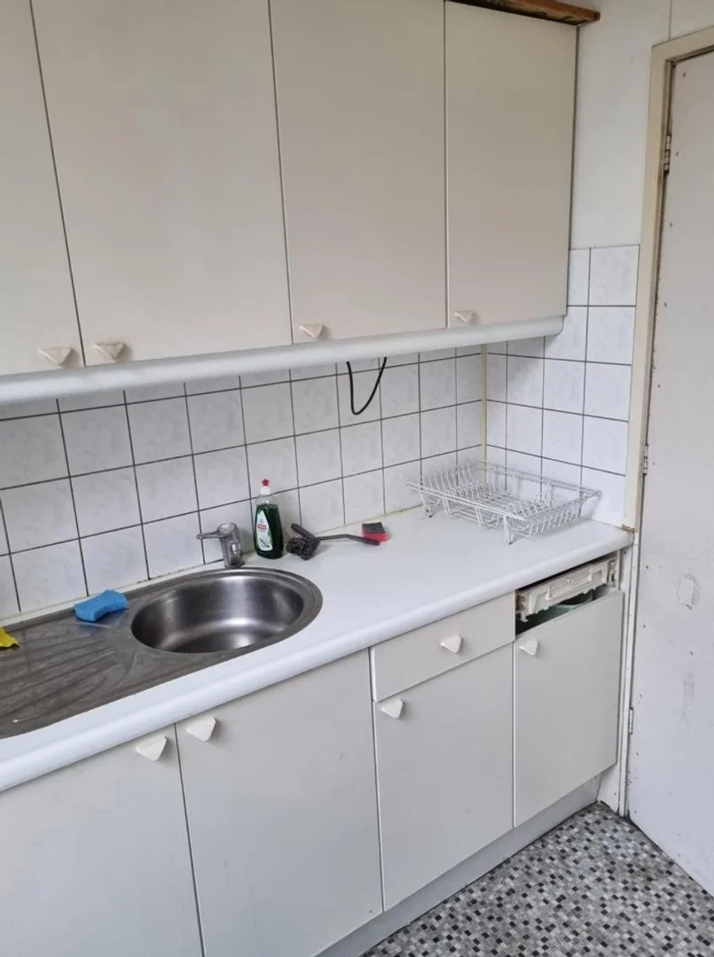 Chambre à louer dans un appartement d'étudiant à , entièrement meublée