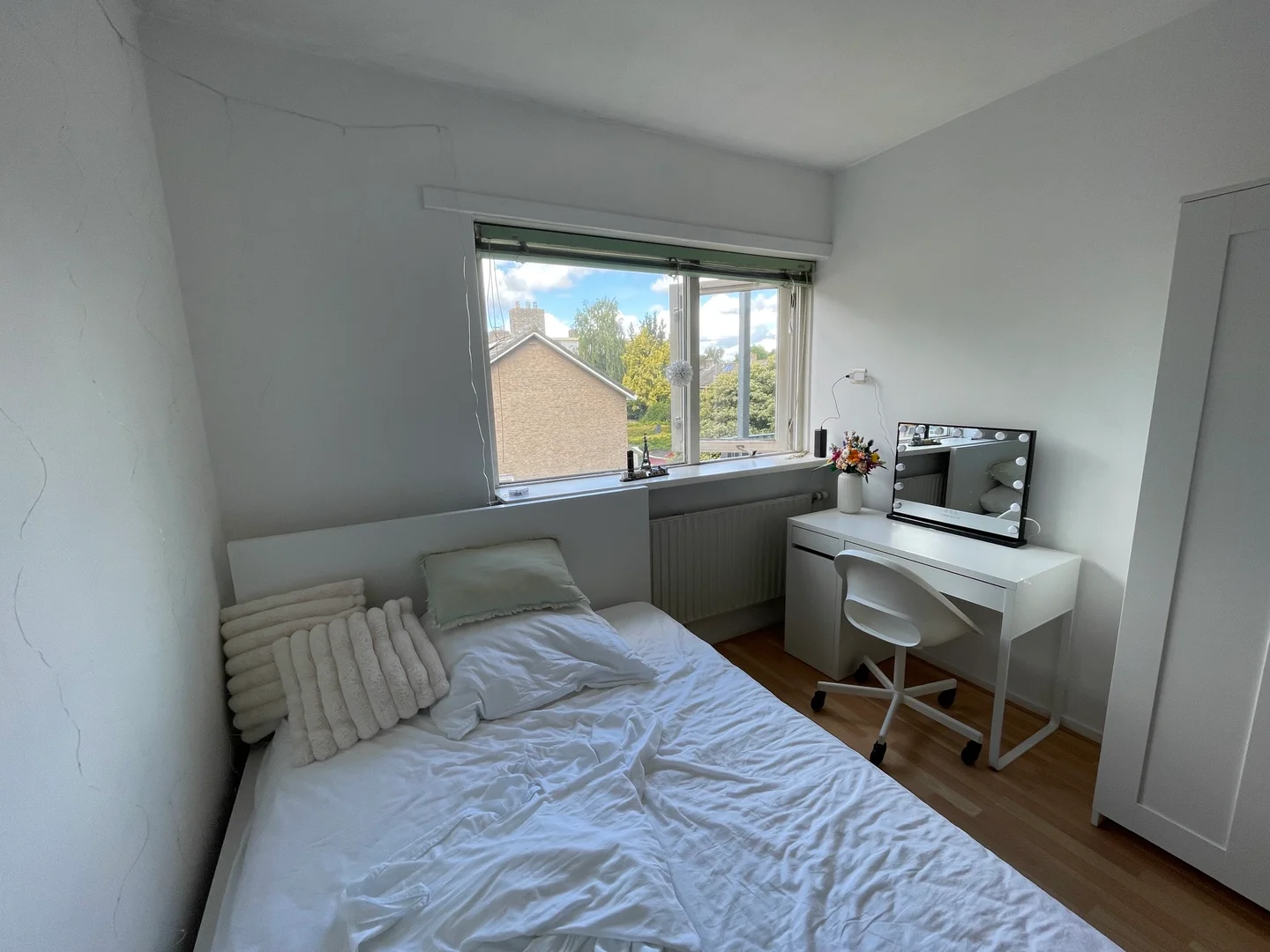 Habitación acogedora para estudiantes disponible en 