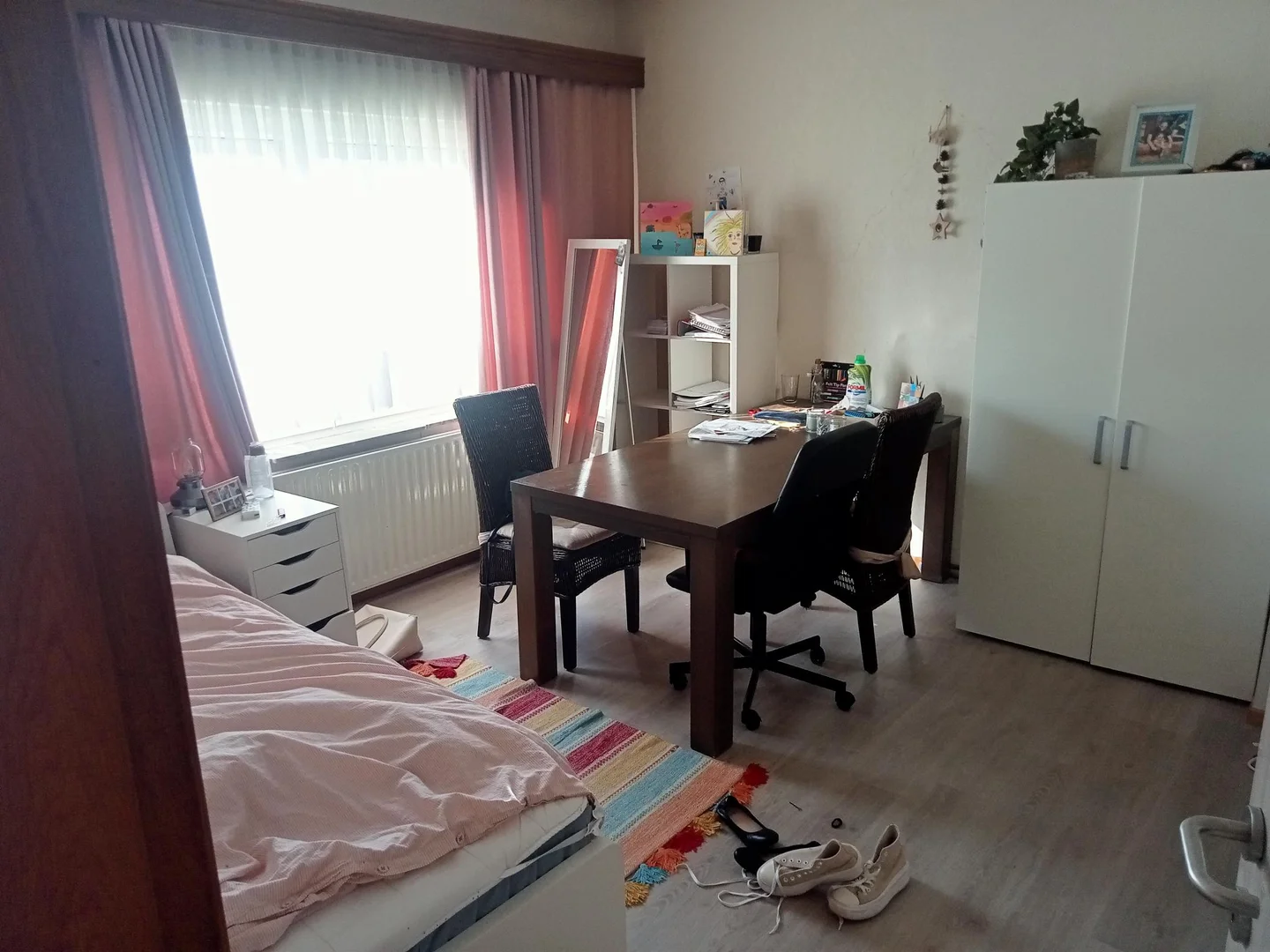 Habitación estudiantil económica cerca del campus en 