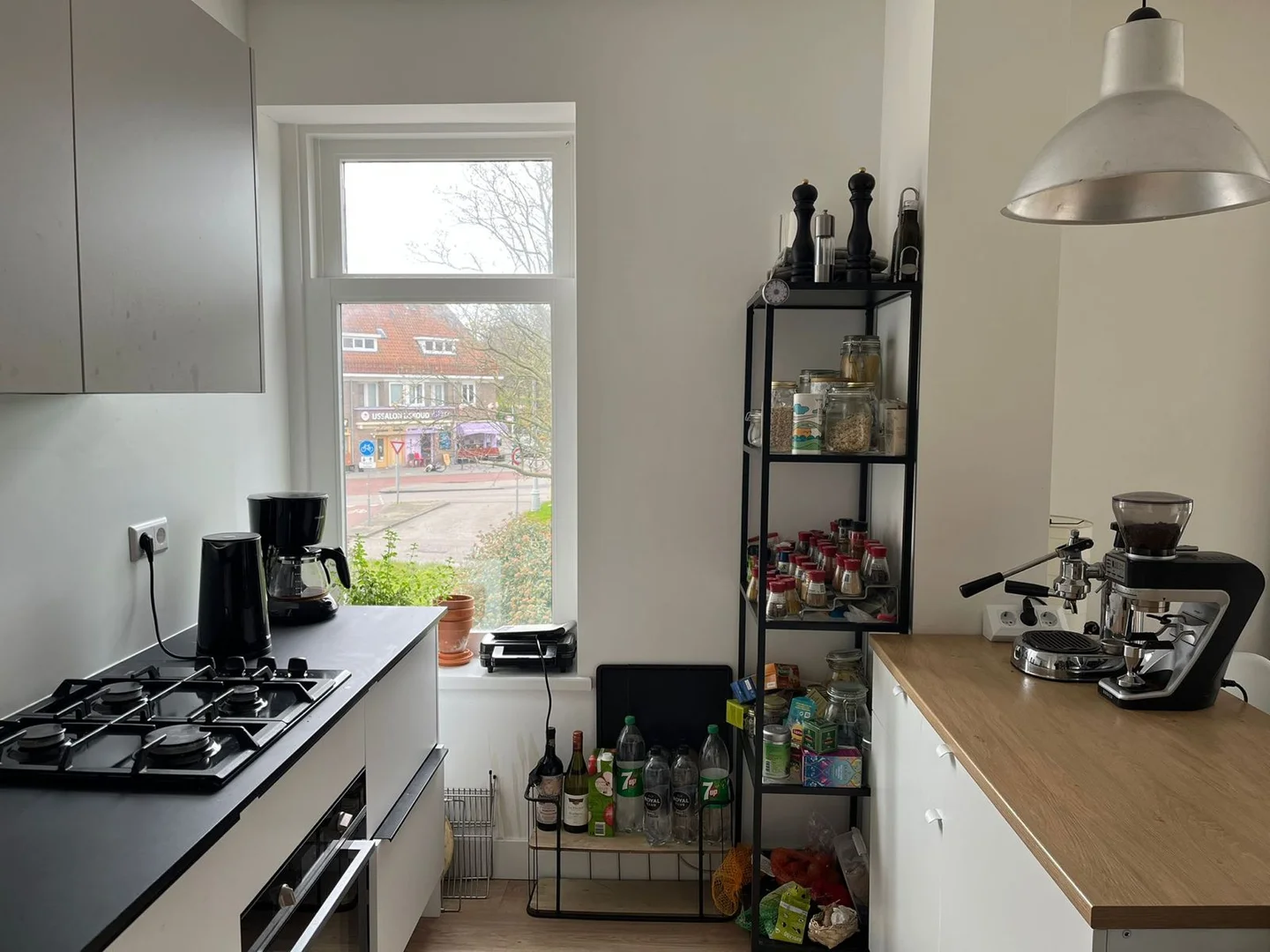 Zimmer in Studentenwohnung in  zu vermieten, voll möbliert