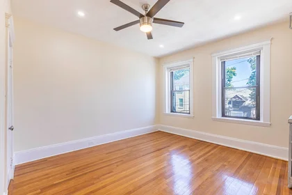 Apartamento inteiro em residência em 94, Hutchings, Unit 3, Dorchester, Boston, MA, 02121, imagem 24 de 29