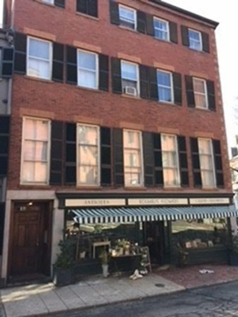 38, West Cedar St., Unit 2, Beacon Hill, Boston, MA, 02108