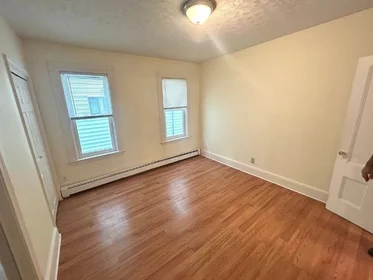 Apartamento inteiro em residência em 89, Lincoln St., Unit 2, Wellington, Cambridge, MA, 02141, imagem 1 de 20