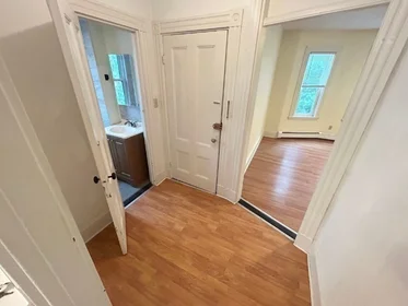 Apartamento inteiro em residência em 89, Lincoln St., Unit 2, Wellington, Cambridge, MA, 02141, imagem 2 de 20