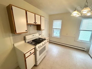 Apartamento inteiro em residência em 89, Lincoln St., Unit 2, Wellington, Cambridge, MA, 02141, imagem 17 de 20