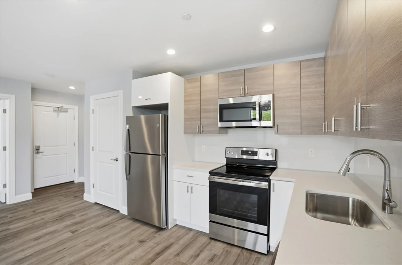 632, Centre St., Unit 203, Jamaica Plain, Boston, MA, 02139