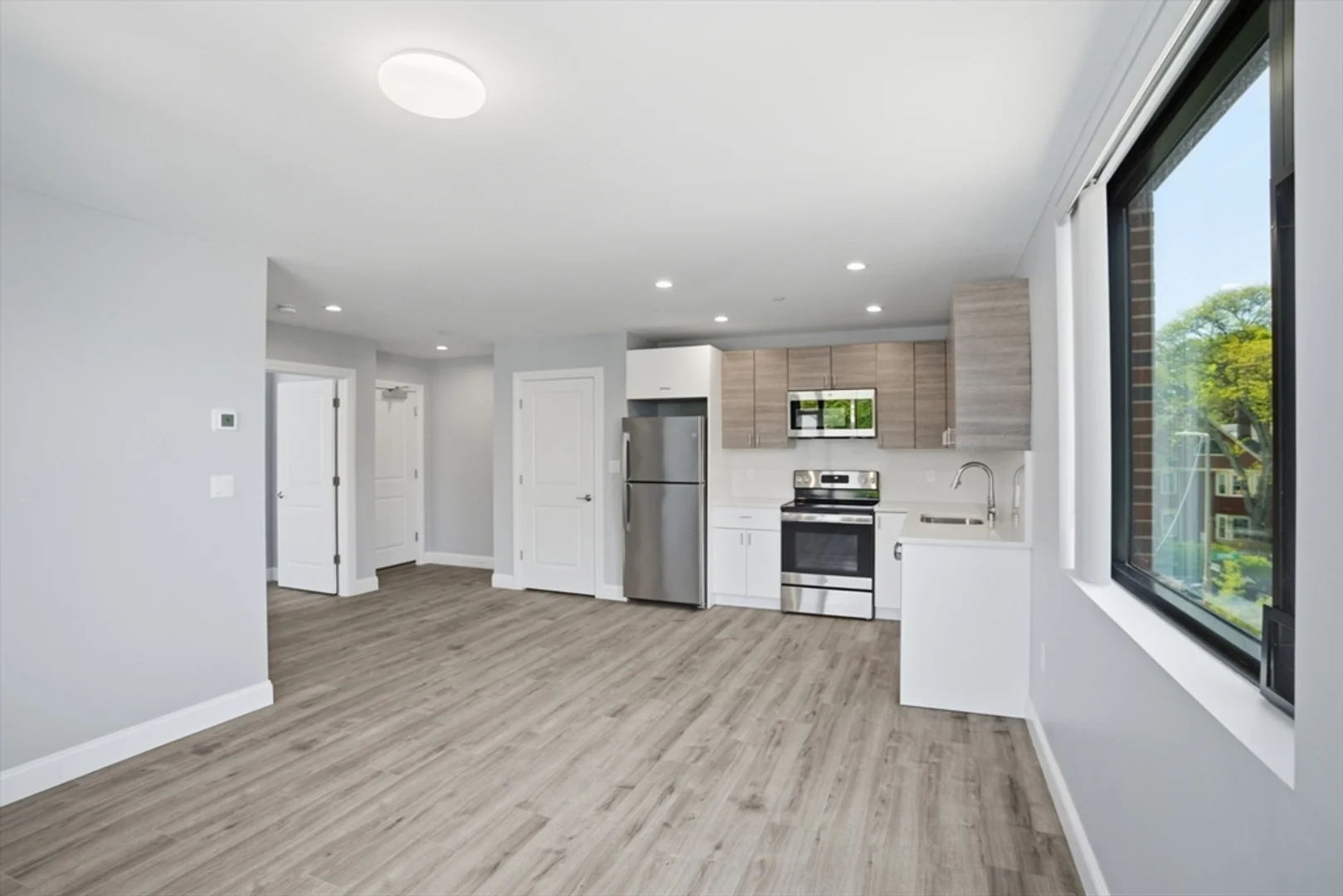 632, Centre St., Unit 203, Jamaica Plain, Boston, MA, 02139