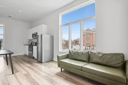 Private room at Park Avenue, Bedford-Stuyvesant, image 2 of 10