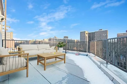 Private room at Park Avenue, Bedford-Stuyvesant, image 9 of 10
