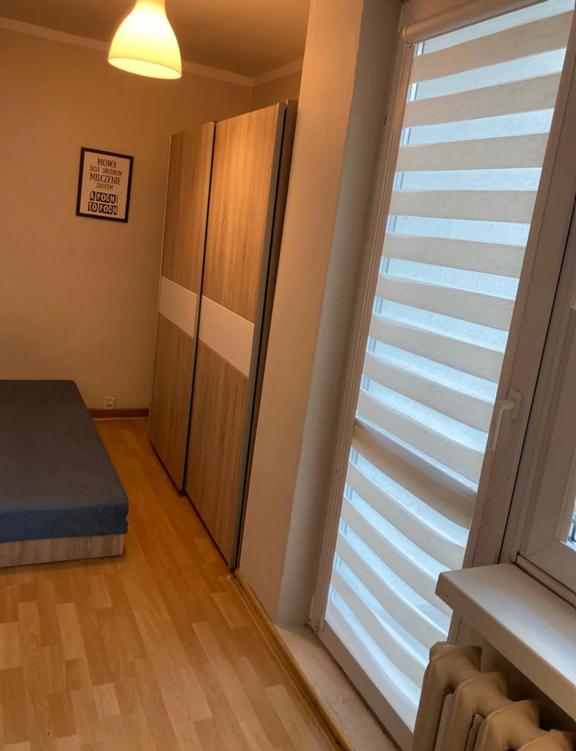 Bezahlbares Zimmer für Studenten mit ausreichender Beleuchtung in 