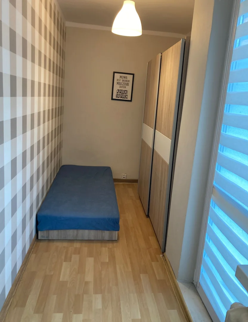 Zimmer in Studentenwohnung in  zu vermieten, voll möbliert