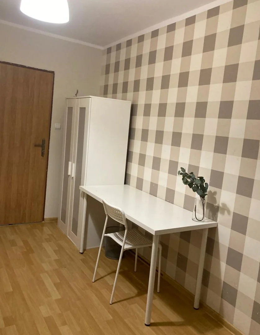 Bezahlbares Zimmer für Studenten mit ausreichender Beleuchtung in 