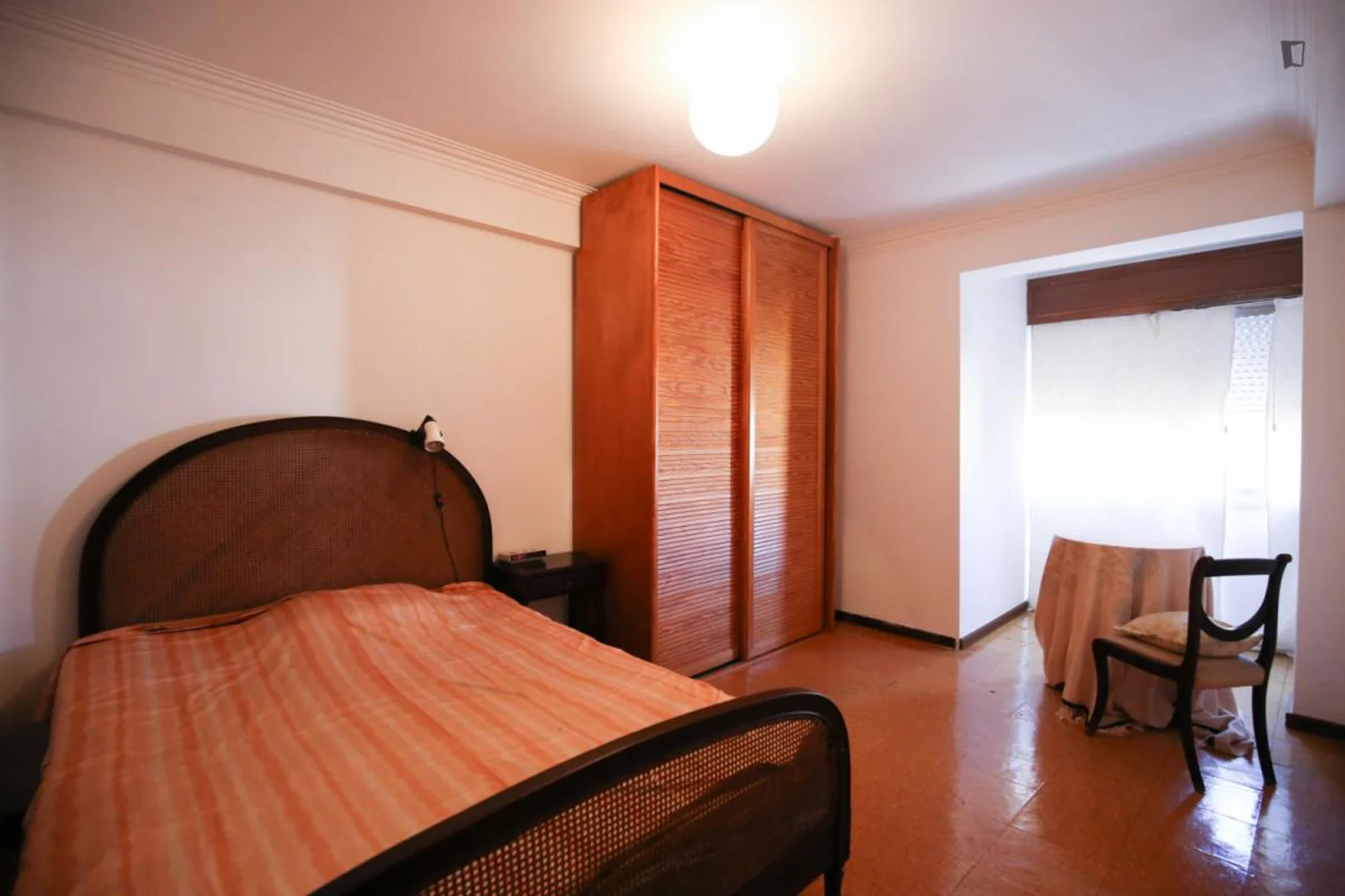 Economical student room with convenient location in