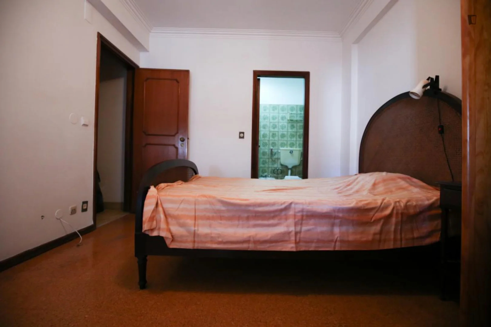 Comfortable and spacious student room in