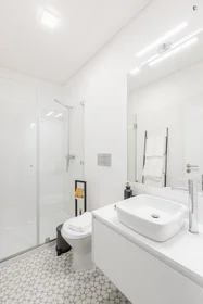 Entire apartment at Rua Santa Catarina, image 19 of 25