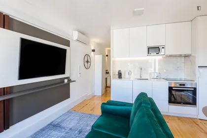 Entire apartment at Rua Santa Catarina, image 7 of 25