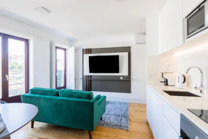 Entire apartment at Rua Santa Catarina, image 8 of 25