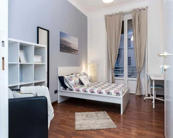 Chambre privée à 1, Via Giulio Tarra, Milano, 20124, image 3 de 41