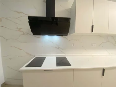 Stanza privata in Av. de Ramón y Cajal, 100, 41005 Sevilla, España, immagine 17 di 32