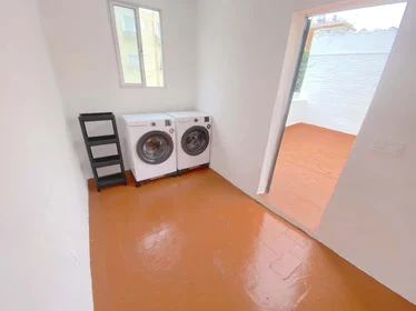 Stanza privata in Av. de Ramón y Cajal, 100, 41005 Sevilla, España, immagine 21 di 32