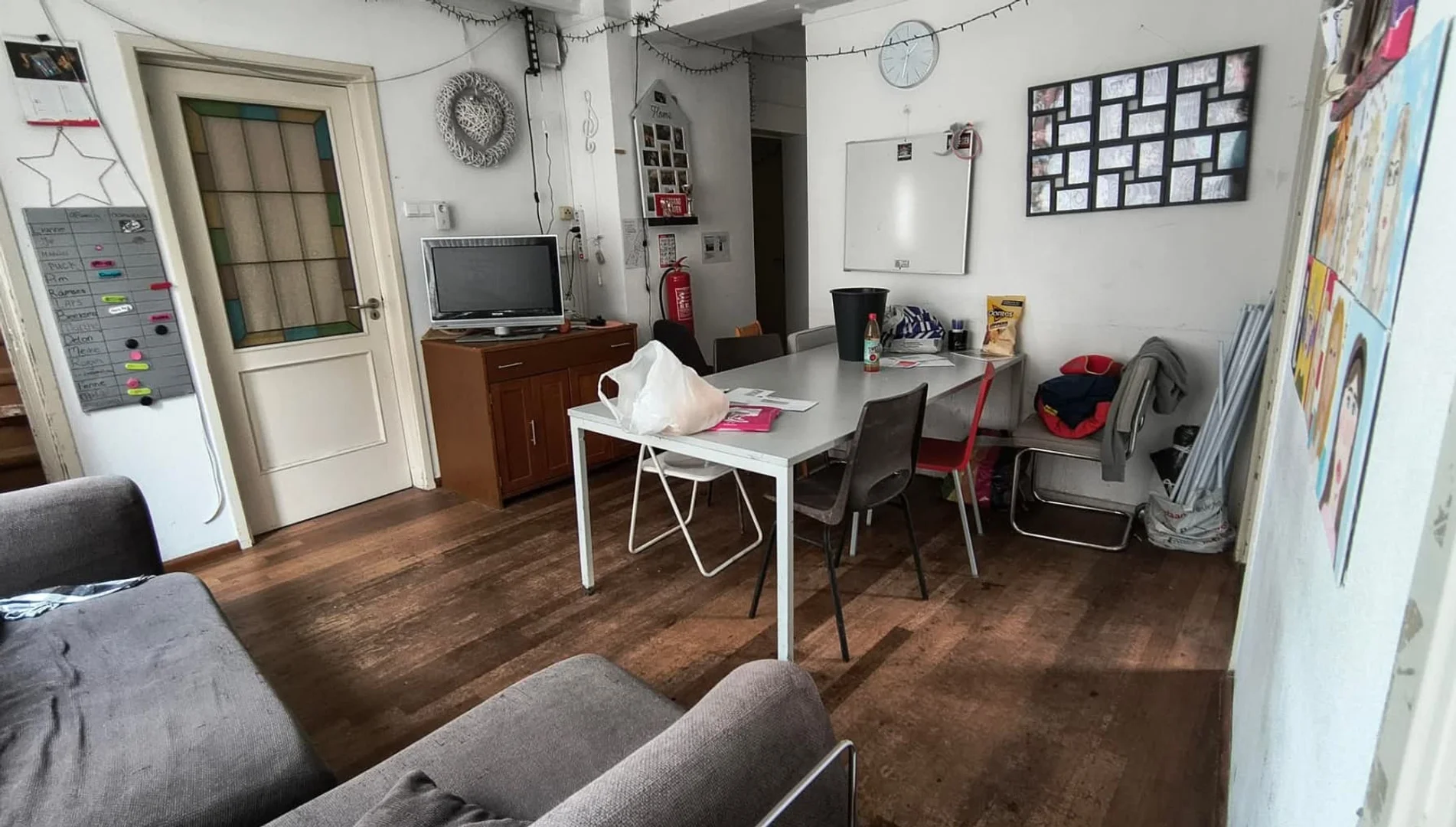 Habitación para estudiantes en  con área de estudio y facilidades compartidas