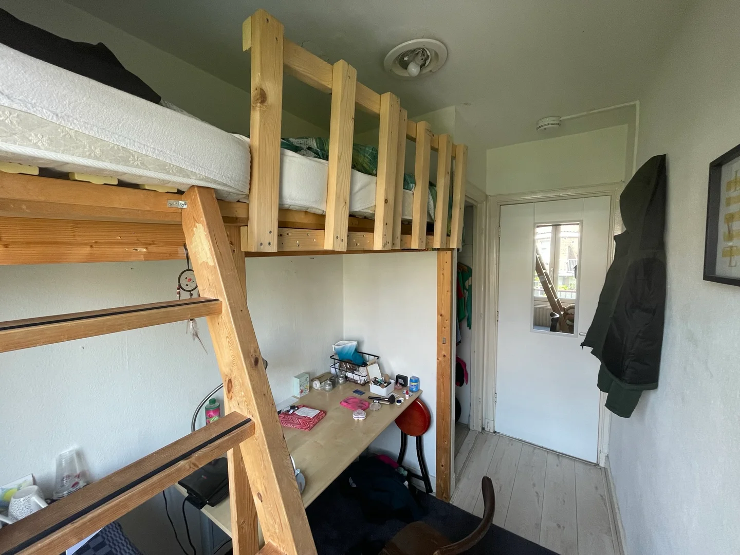 Habitación estudiantil económica cerca del campus en 