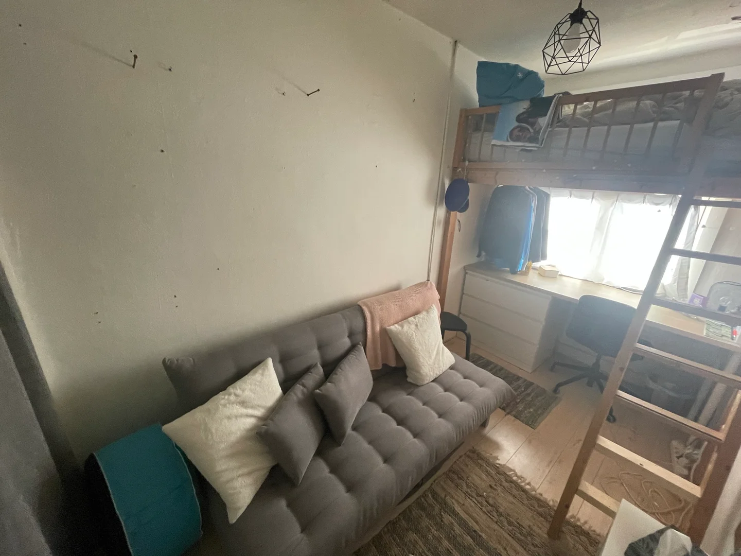 Habitación en apartamento estudiantil en alquiler en , completamente amueblado