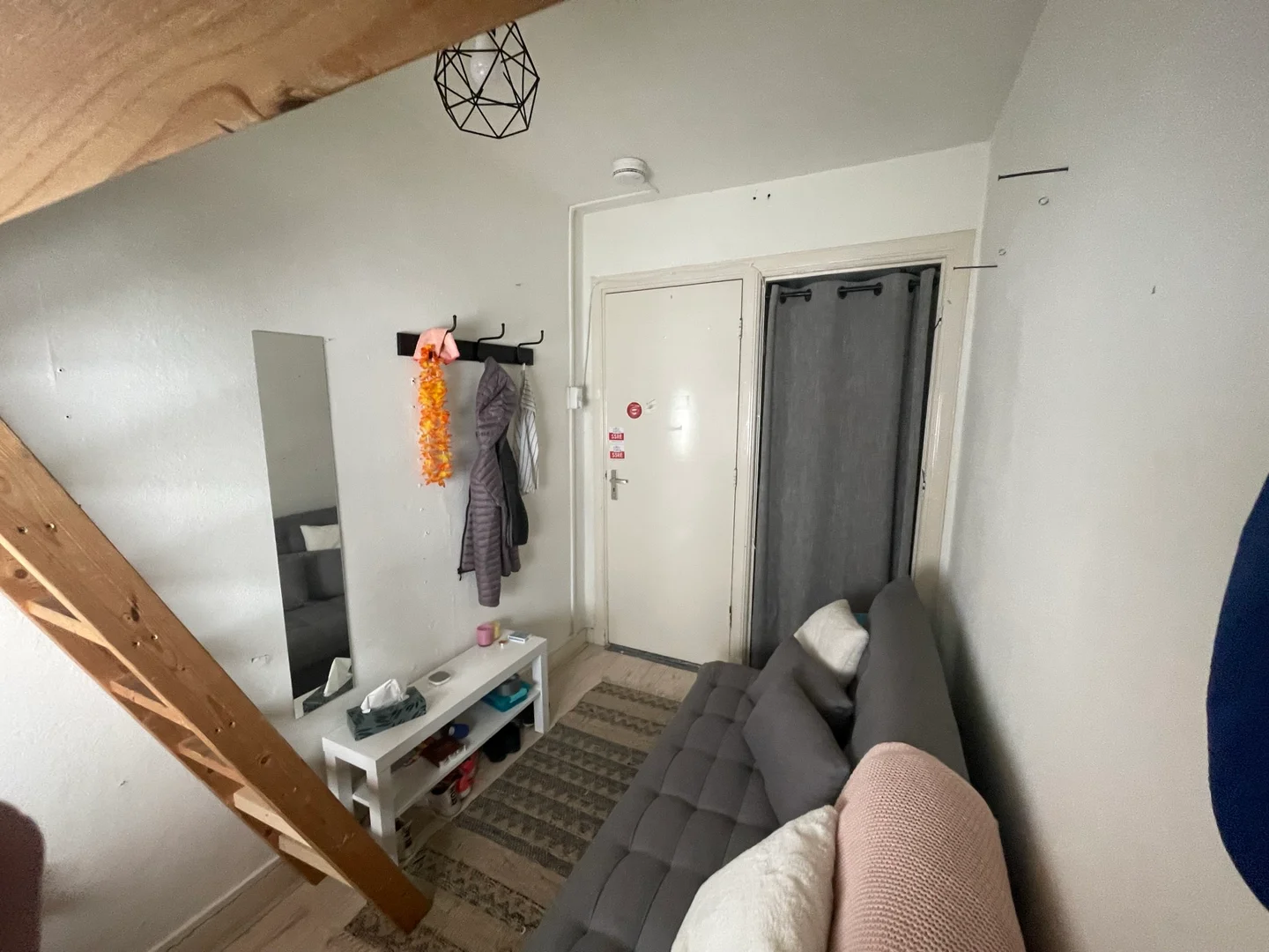 Habitación asequible para estudiantes con buena iluminación en 