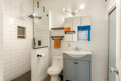Appartamento intero in residence in 10, Cottage St., Unit 2, East Boston, Boston, MA, 02128, immagine 7 di 22